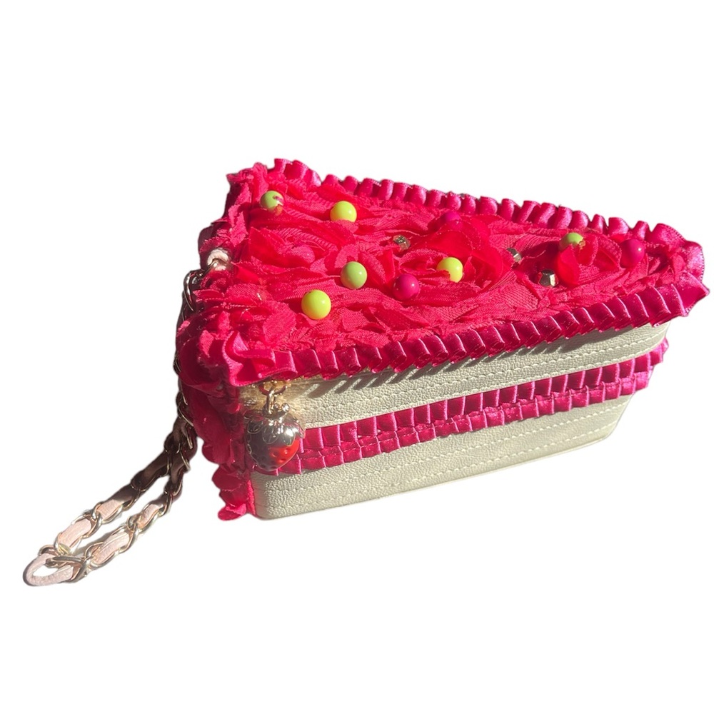 RARE Betsey Johnson Let Them Eat Cake Wristlet